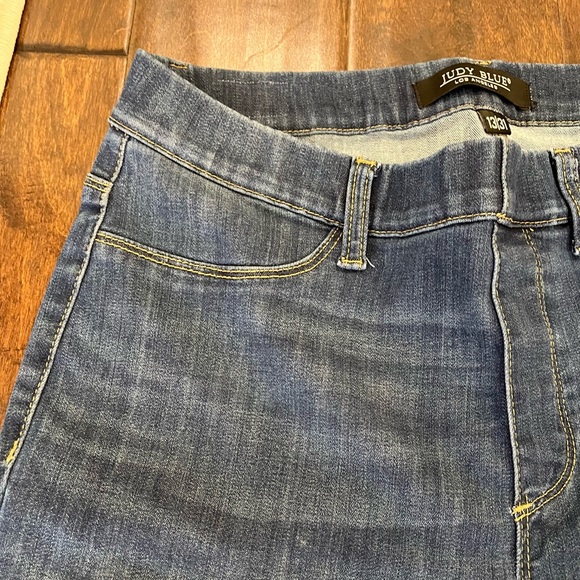 Judy Blue Catonsville Mid Rise Pull On Skinny Jegging size 13/31 - Picture 3 of 12
